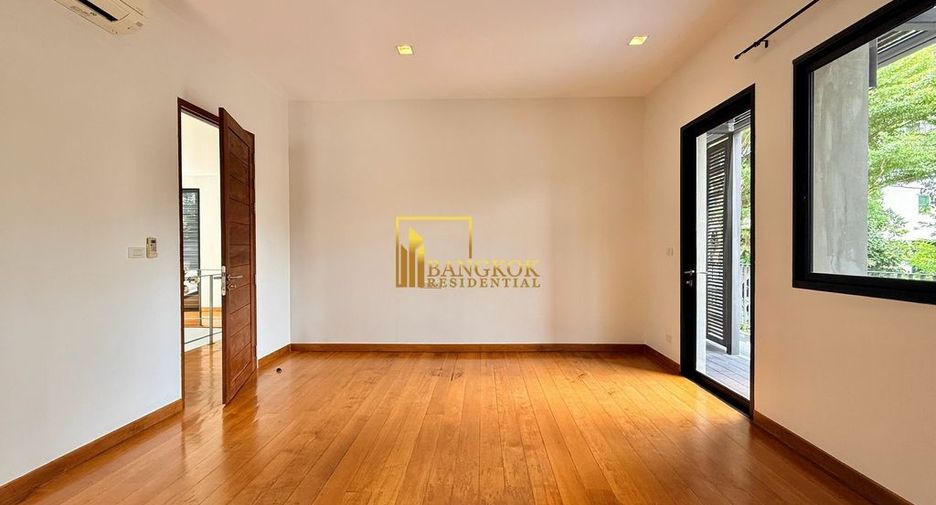 For rent 2 bedrooms house in Khlong Toei, Bangkok
