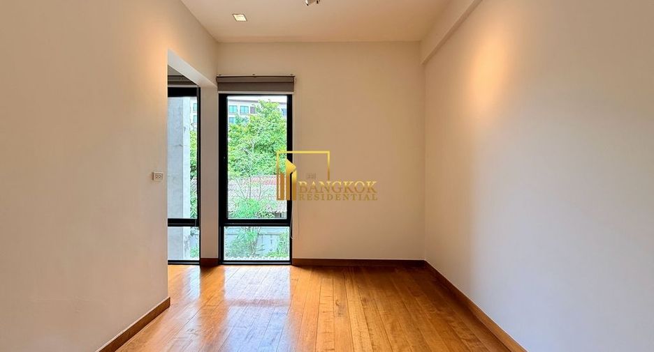 For rent 2 bedrooms house in Khlong Toei, Bangkok