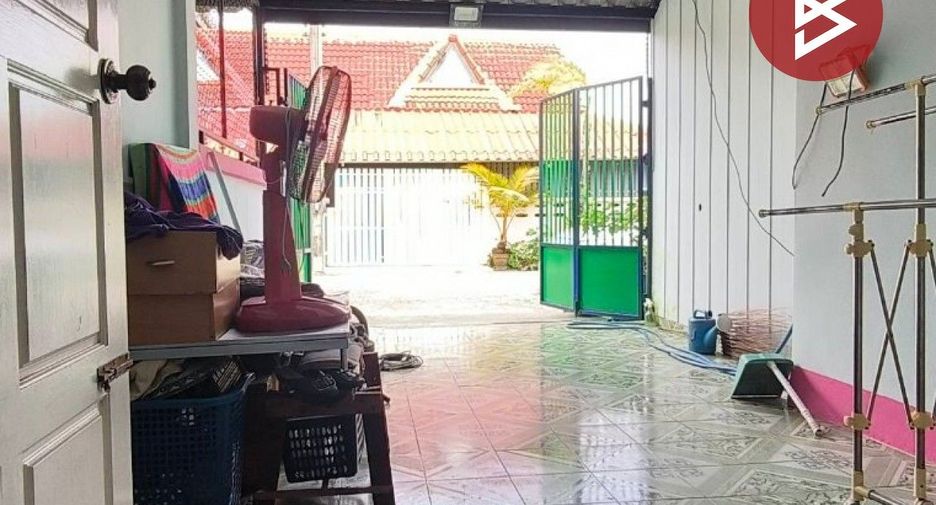 Casa adosada en venta de 3 habitaciones en Mueang Chachoengsao, Chachoengsao