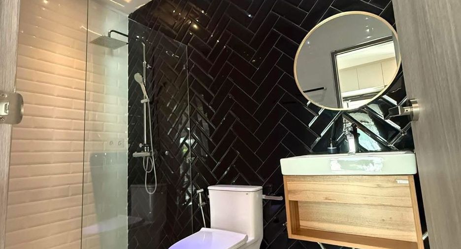 For rent and for sale 4 bedrooms house in Bang Lamung, Chonburi