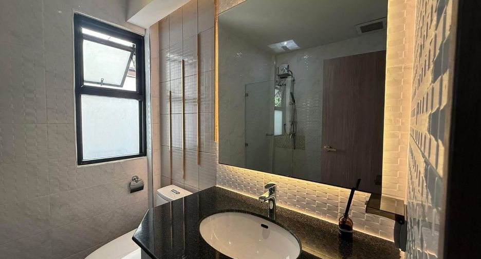 For rent and for sale 4 bedrooms house in Bang Lamung, Chonburi