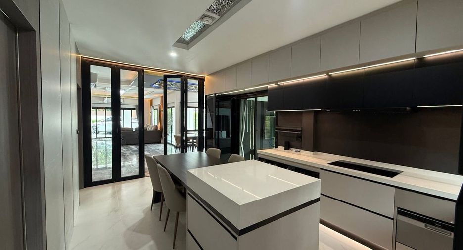 For rent and for sale 4 bedrooms house in Bang Lamung, Chonburi