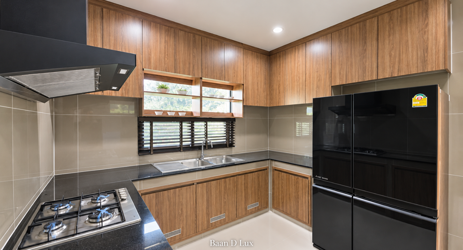 Haus zum Kauf mit 4 Zimmer in Mueang Pathum Thani, Pathum Thani