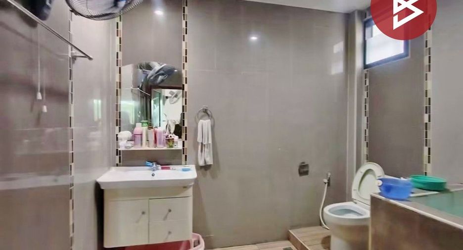 Продажа 2 спальни таунхаус в Mueang Uttaradit, Уттарадит