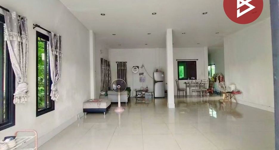 Продажа 2 спальни таунхаус в Mueang Uttaradit, Уттарадит