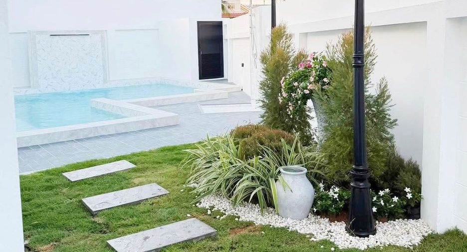For sale 3 bedrooms villa in Bang Lamung, Chonburi