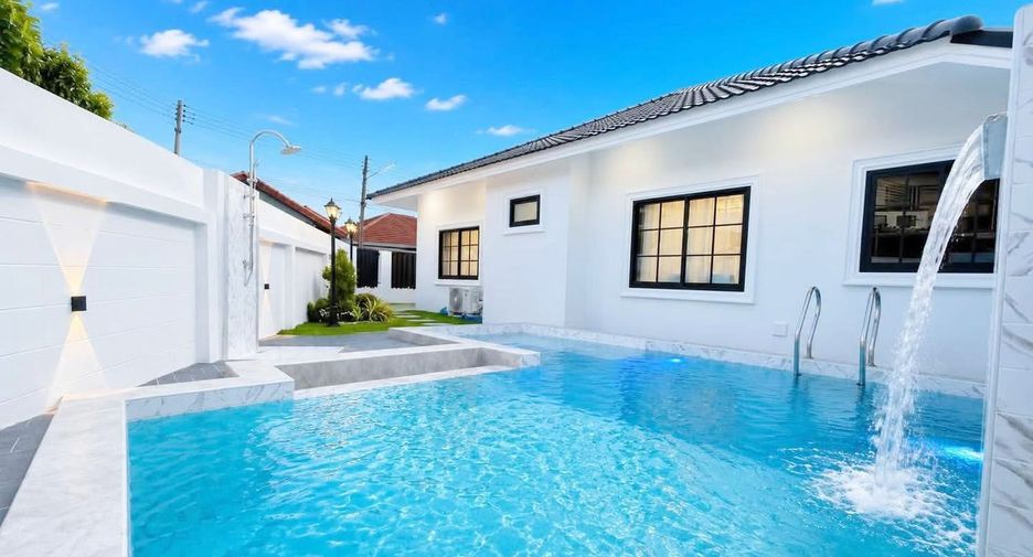 For sale 3 bedrooms villa in Bang Lamung, Chonburi
