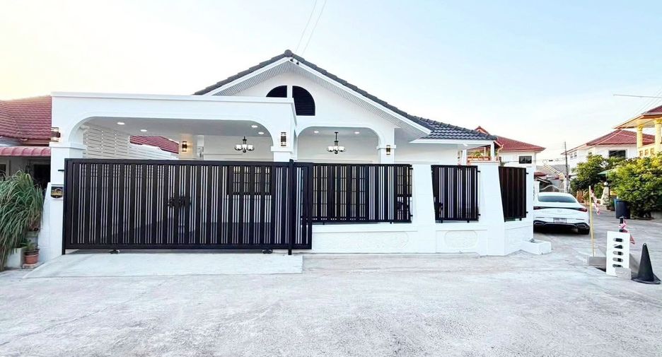 For sale 3 bedrooms villa in Bang Lamung, Chonburi