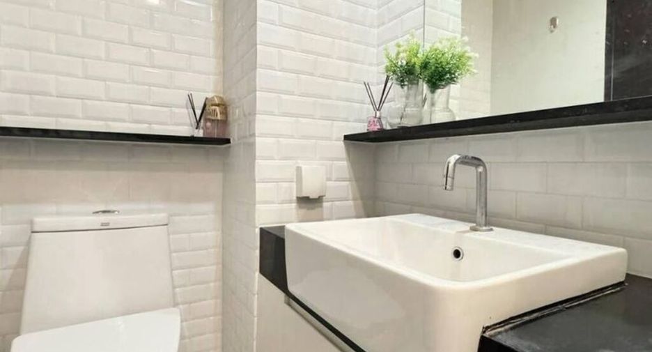 For rent 1 bed condo in Pathum Wan, Bangkok