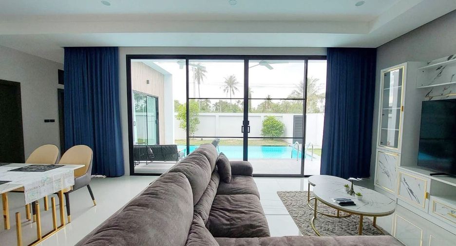 À louer 3 chambres villa à Bang Lamung, Chonburi