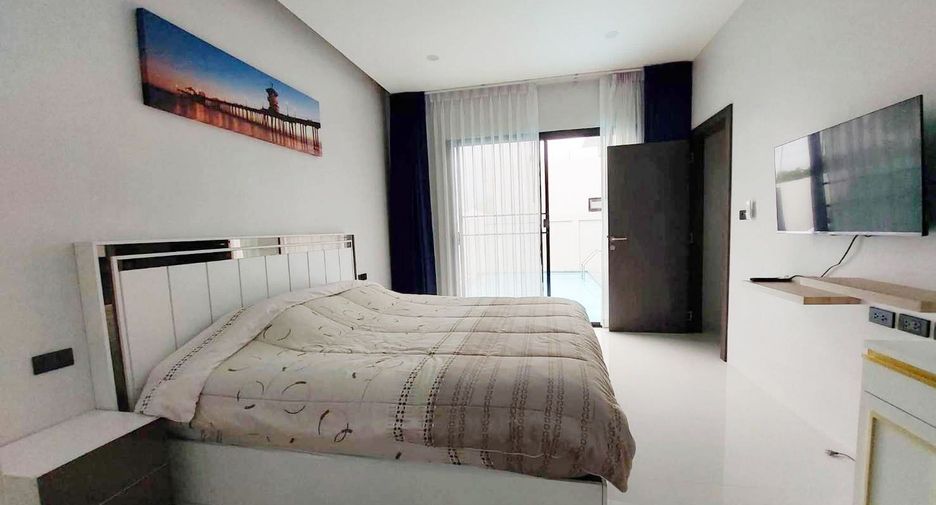 À louer 3 chambres villa à Bang Lamung, Chonburi