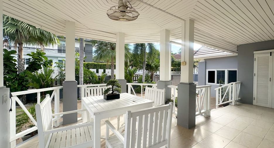 À louer et à vendre 5 chambres villa à Bang Lamung, Chonburi
