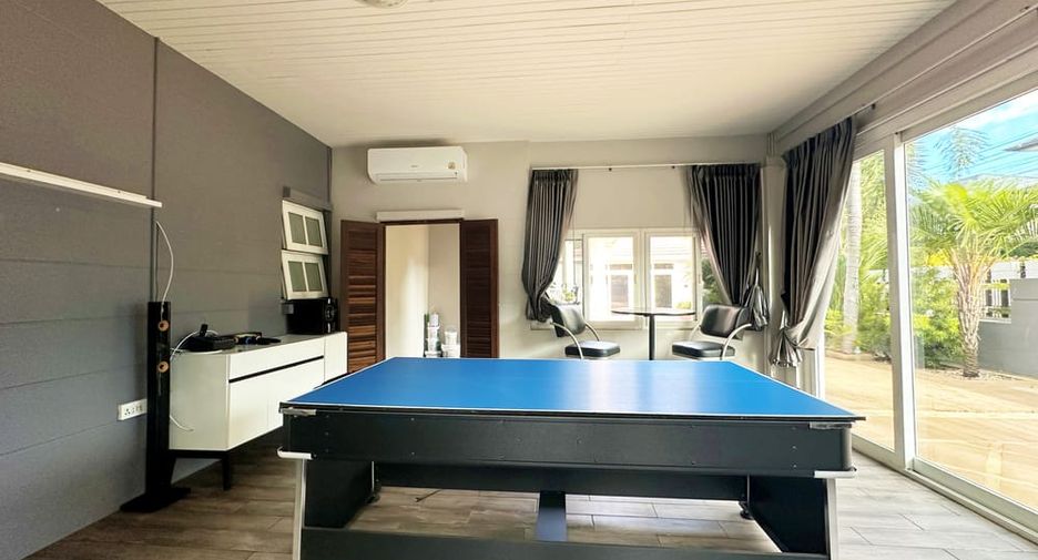 À louer et à vendre 5 chambres villa à Bang Lamung, Chonburi