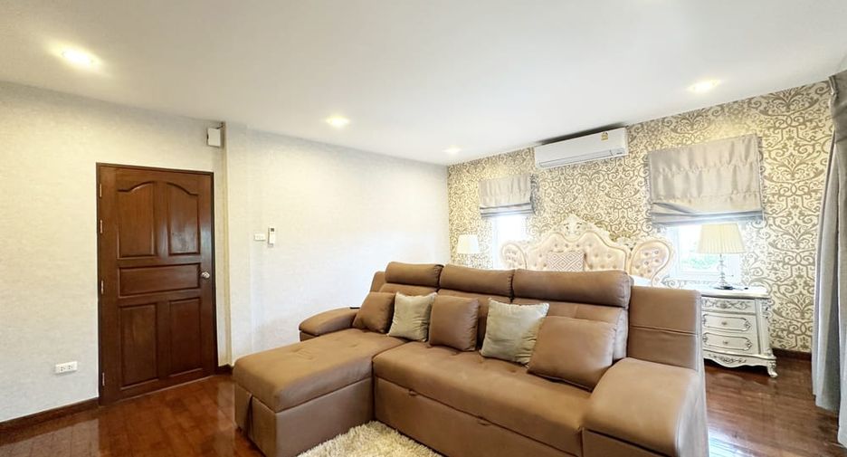 À louer et à vendre 5 chambres villa à Bang Lamung, Chonburi