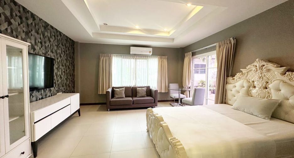 À louer et à vendre 5 chambres villa à Bang Lamung, Chonburi