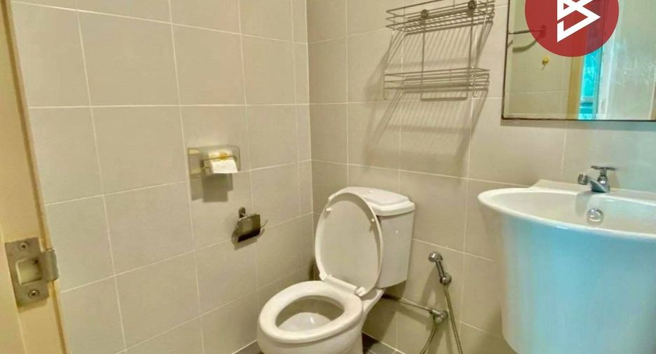 For sale 2 bedrooms condo in Huai Khwang, Bangkok