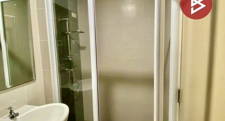 For sale 2 bedrooms condo in Huai Khwang, Bangkok