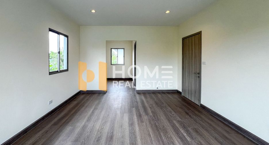 For sale 4 bedrooms house in Saphan Sung, Bangkok