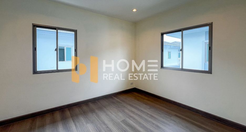 For sale 4 bedrooms house in Saphan Sung, Bangkok