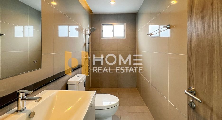 For sale 4 bedrooms house in Saphan Sung, Bangkok