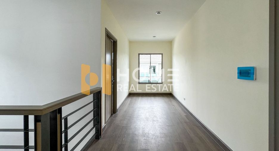 For sale 4 bedrooms house in Saphan Sung, Bangkok
