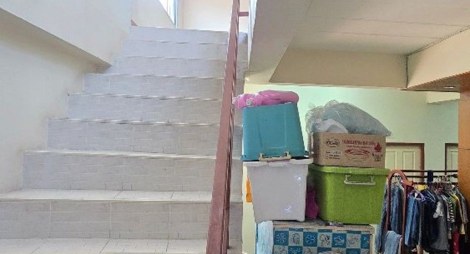 出售 2 卧室 商业空间 在 Phan Thong, Chon Buri