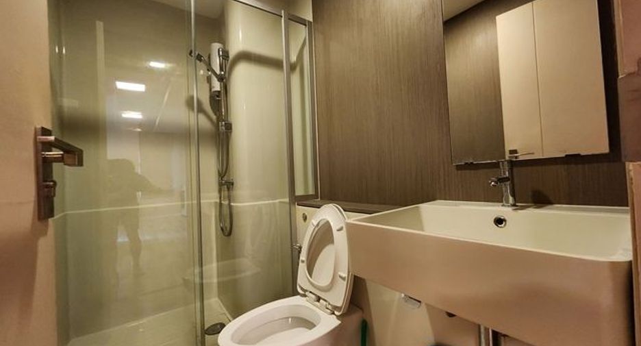 Condo en alquiler de 2 habitaciones en Bang Khun Thian, Bangkok