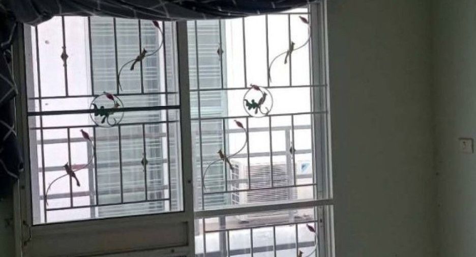 Casa adosada en venta de 3 habitaciones en Nakhon Chai Si, Nakhon Pathom