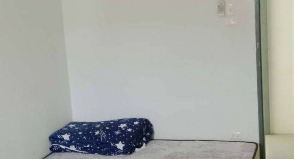 Casa adosada en venta de 3 habitaciones en Nakhon Chai Si, Nakhon Pathom