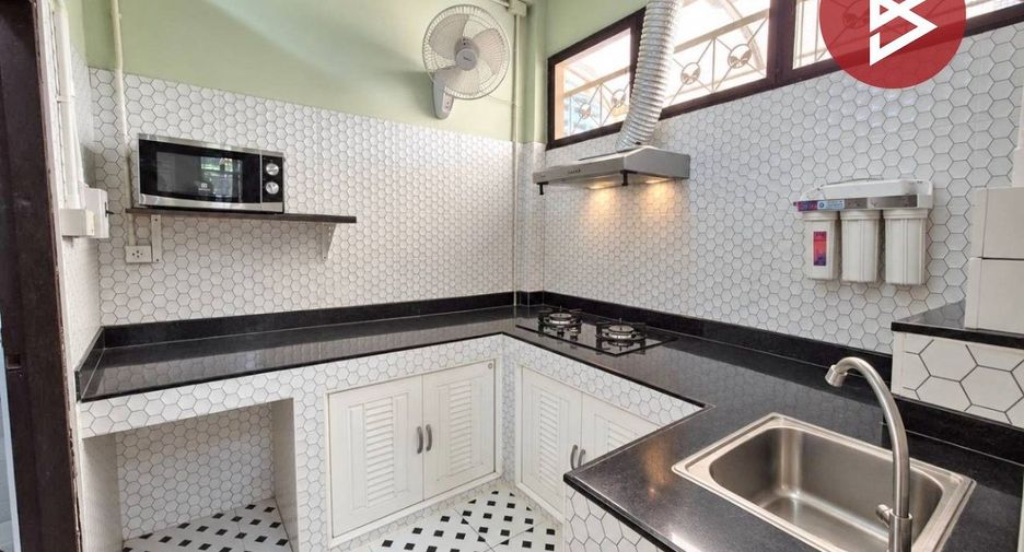 For sale 2 bedrooms townhouse in Bang Khae, Bangkok