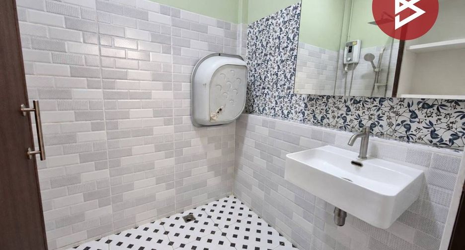 For sale 2 bedrooms townhouse in Bang Khae, Bangkok