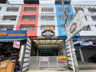Local comercial en alquiler y en venta de 3 habitaciones en Bang Yai, Nonthaburi