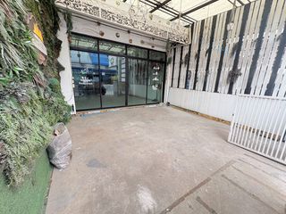 Local comercial en alquiler y en venta de 3 habitaciones en Bang Yai, Nonthaburi
