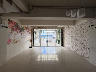 Local comercial en alquiler y en venta de 3 habitaciones en Bang Yai, Nonthaburi