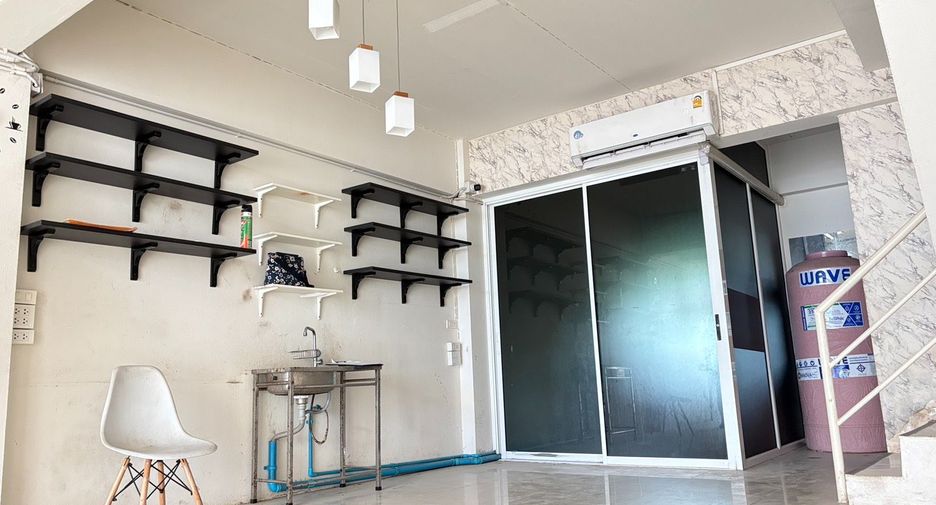 Local comercial en alquiler y en venta de 3 habitaciones en Bang Yai, Nonthaburi