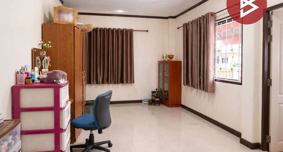 Reihenhaus zum Kauf mit 2 Zimmer in Krathum Baen, Samut Sakhon
