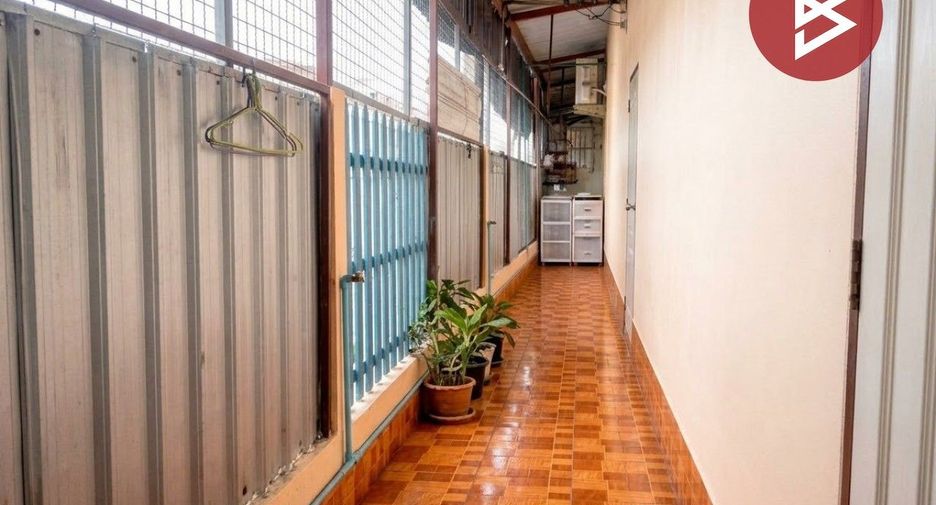 Reihenhaus zum Kauf mit 2 Zimmer in Krathum Baen, Samut Sakhon