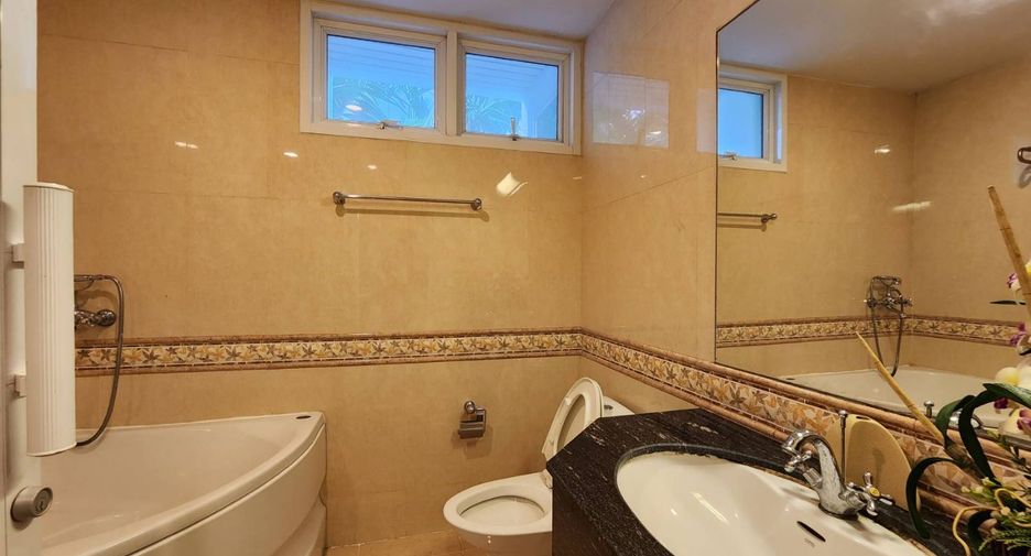 Condo en alquiler de 2 habitaciones en Pathum Wan, Bangkok