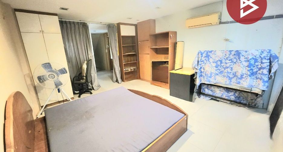 For sale 4 bedrooms retail Space in Bang Khen, Bangkok