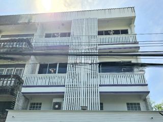 For sale 4 bedrooms retail Space in Bang Khen, Bangkok