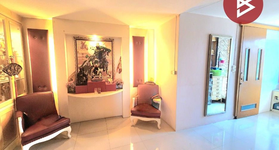 For sale 4 bedrooms retail Space in Bang Khen, Bangkok