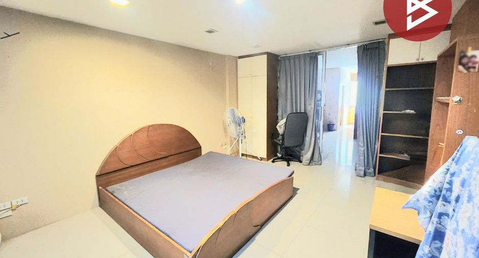 For sale 4 bedrooms retail Space in Bang Khen, Bangkok