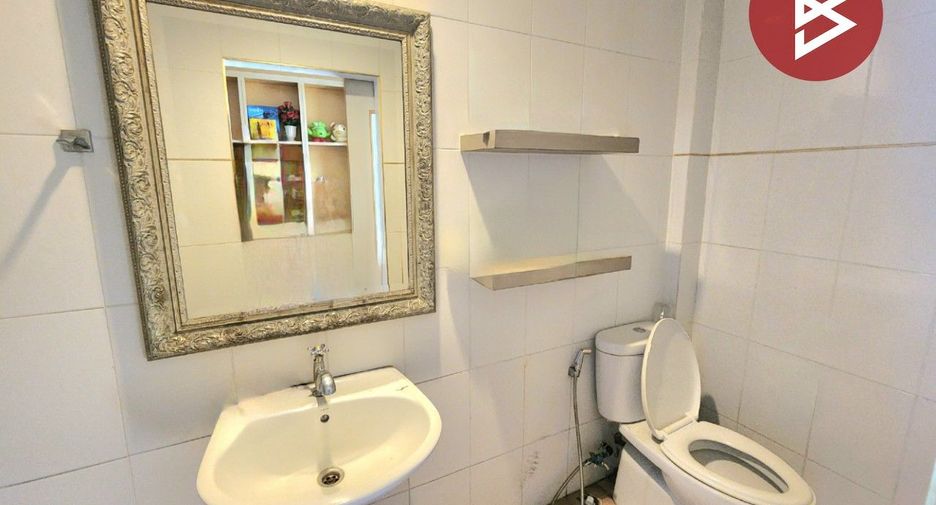 For sale 4 bedrooms retail Space in Bang Khen, Bangkok