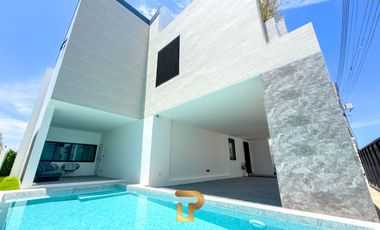 For sale 5 bedrooms villa in Huay Yai, Pattaya