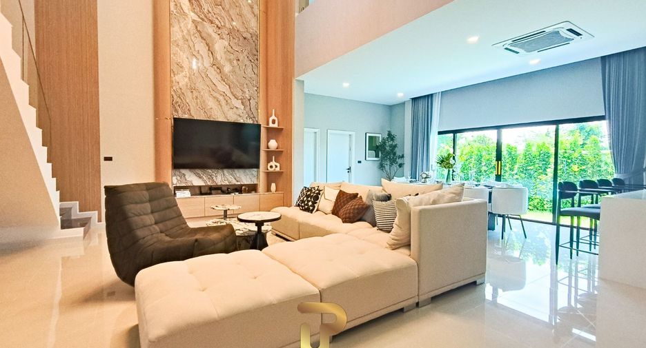 For sale 5 bedrooms villa in Huay Yai, Pattaya