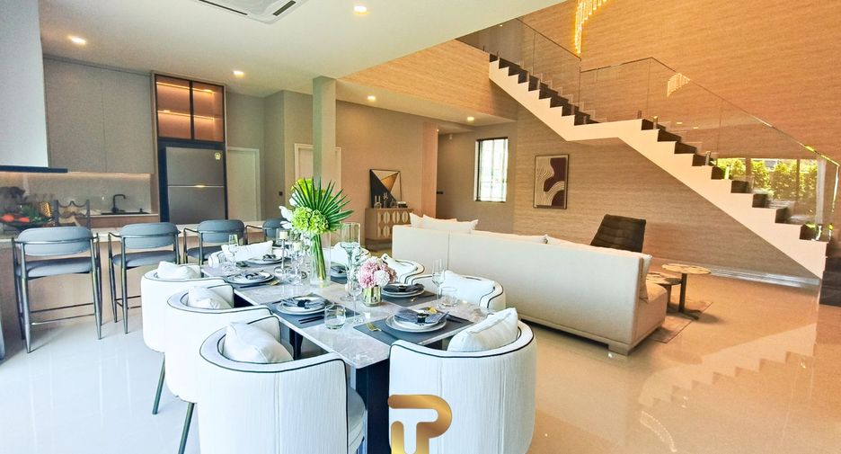 For sale 5 bedrooms villa in Huay Yai, Pattaya