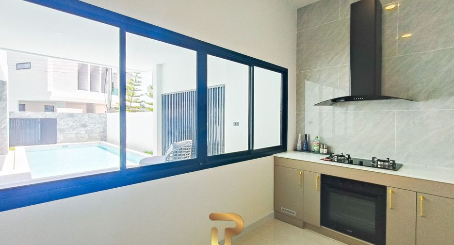 For sale 5 bedrooms villa in Huay Yai, Pattaya