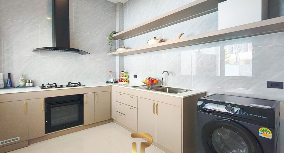 For sale 5 bedrooms villa in Huay Yai, Pattaya
