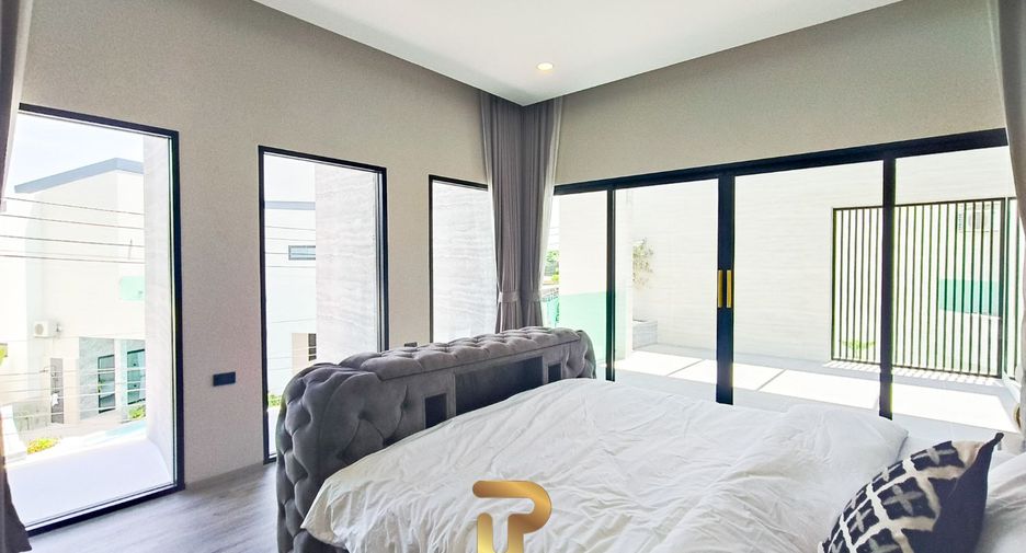 For sale 5 bedrooms villa in Huay Yai, Pattaya