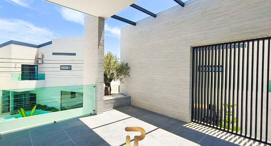 For sale 5 bedrooms villa in Huay Yai, Pattaya